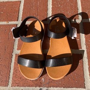Little Girl’s Sandals